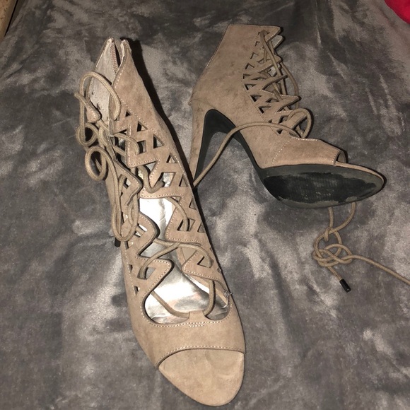 Lace up heels - Picture 1 of 5